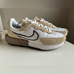 Brand New without Tags: Nike Fontanka Waffle Women's Shoes!